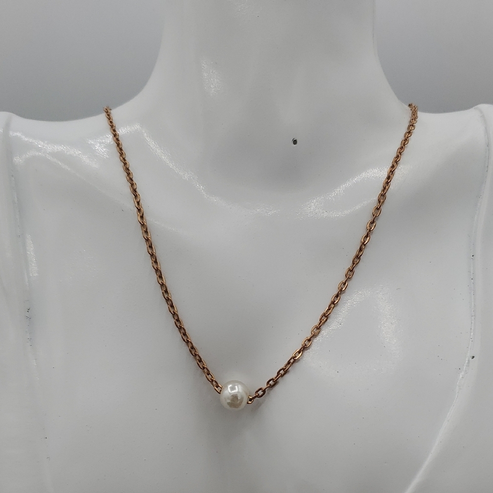 Elegant Gold Tone Lonely Pearl Necklace 22 Inch N3905